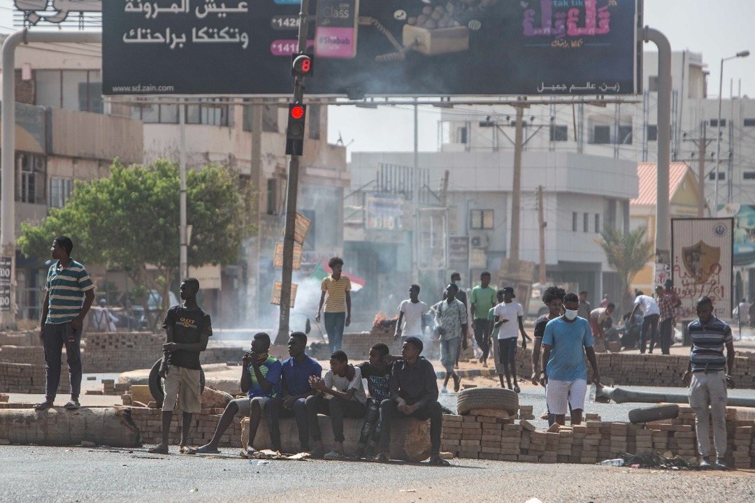 Protests in Sudan amid âcoupâ reports
