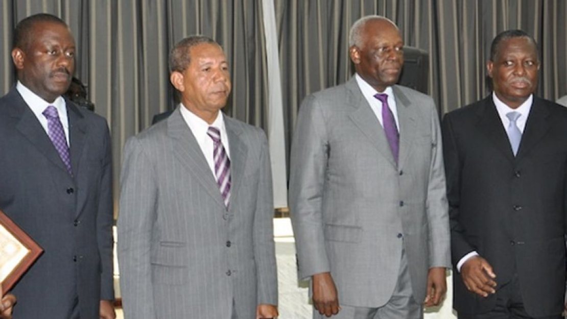 Dino e Kopelipa, à esquerda do ex-Presidente de Angola, e Manuel Vicente, à direita, foram peças-chave no regime de José Eduardo dos Santos