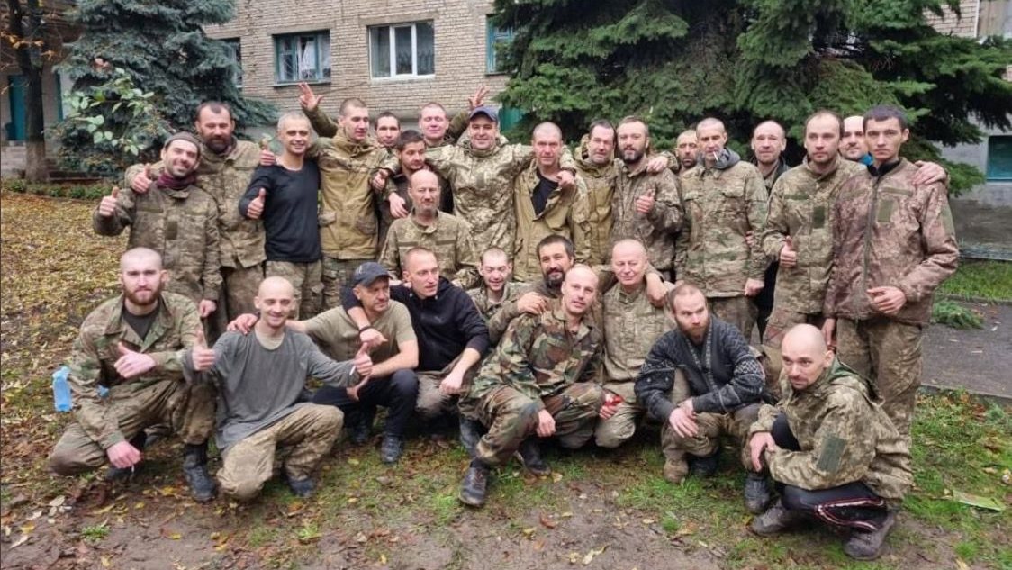 Ucrânia recupera 32 soldados ucranianos em troca de prisioneiros com a Rússia