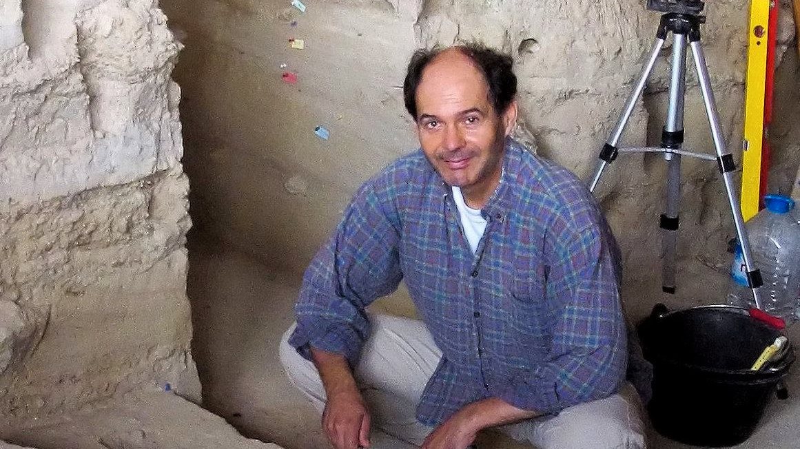 O arqueólogo encontra-se atualmente a trabalhar em Portugal, nas grutas do Almonda: foi aí que esteve envolvido na descoberta do crânio com 400 mil anos