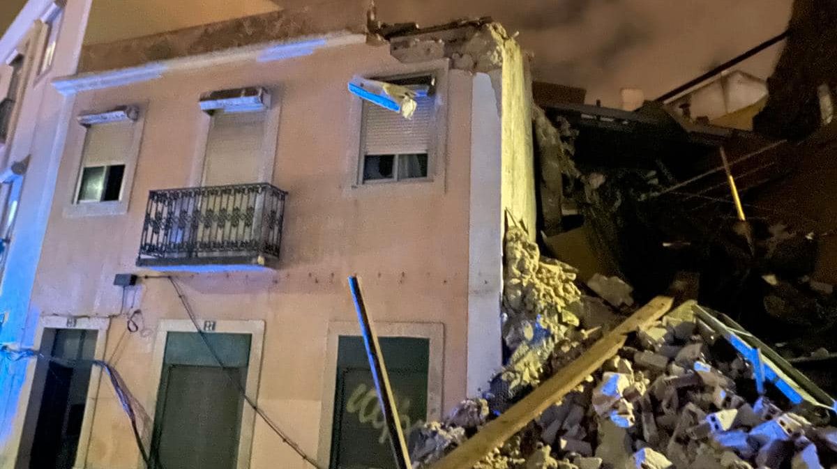 Derrocada de prédio em Lisboa fez dois feridos ligeiros