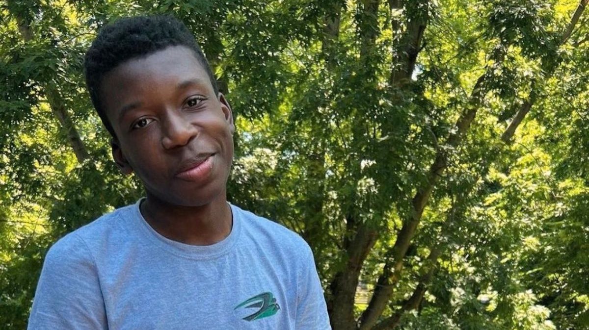 Ralph Yarl, um adolescente negro norte-americano de 16 anos, foi baleado depois de tocar à campainha errada.