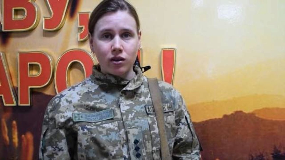 Anastasiya Merkushyn gravou filme onde defendeu que bandeira da Ucrânia se converteu num símbolo de liberdade e independência