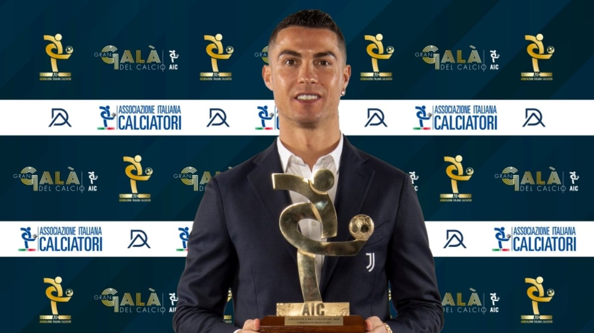 Ronaldo recebeu e agradeceu (de forma virtual) o prémio que já tinha ganho na época de estreia em Turim na Gran Gala del Calcio