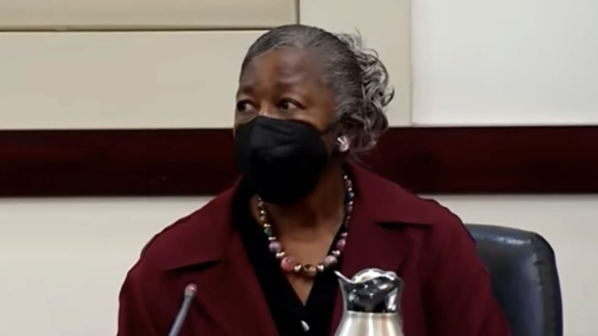 Joyce Watkins foi exonerada depois de passar 27 na prisão por um crime que não cometeu