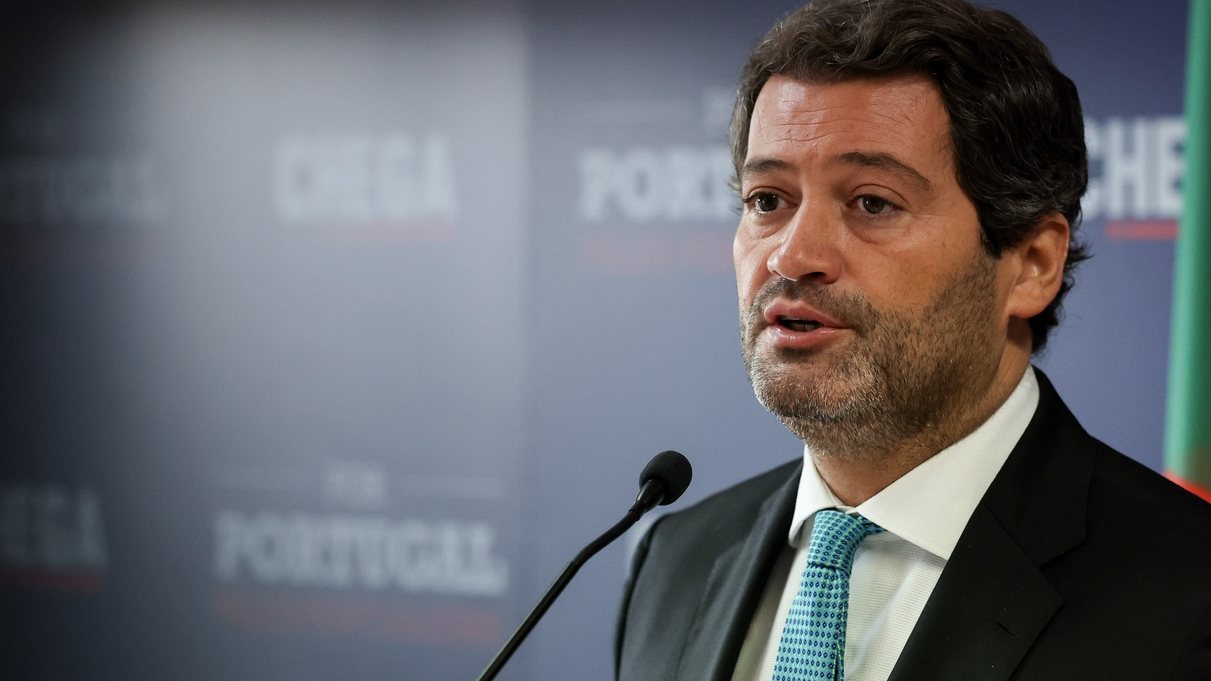 Ventura acusa Centeno de falta de independência para liderar Banco de Portugal