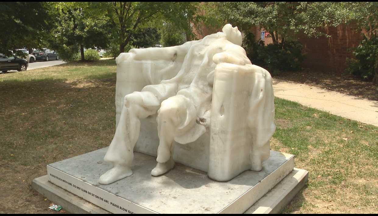Estátua de Abraham Lincoln derretida