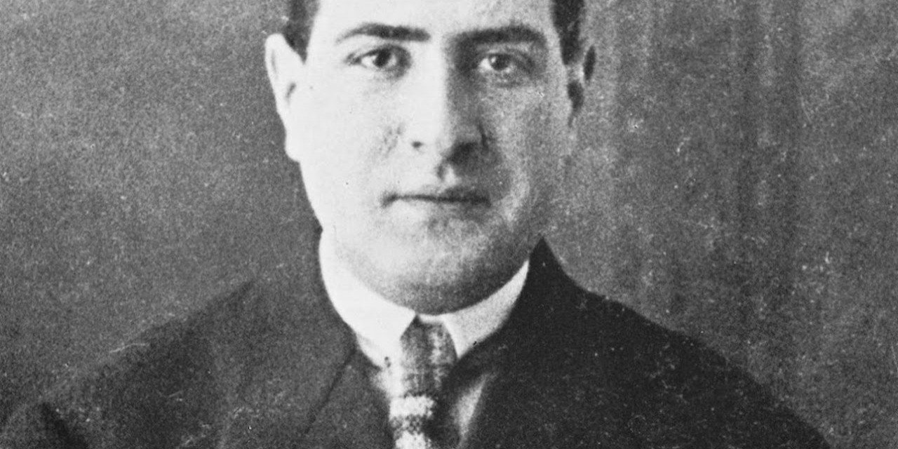 Mário de Sá-Carneiro morreu em 1916, tinha 25 anos.