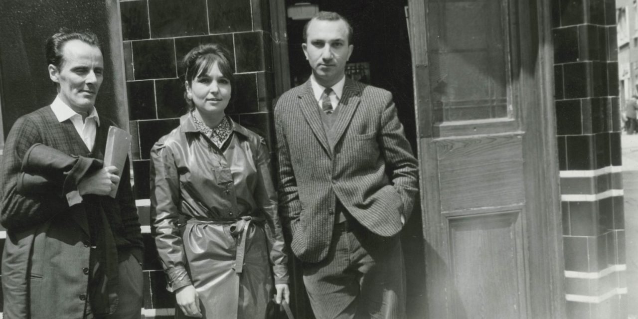Mário Cesariny, Paula Rego e Alberto Lacerda, Londres, 1964
