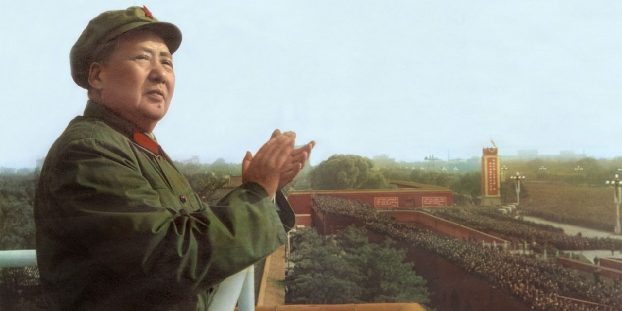 Mao Tsé-Tung fotografado em Pequim em 1967, em plena Revolução Cultural