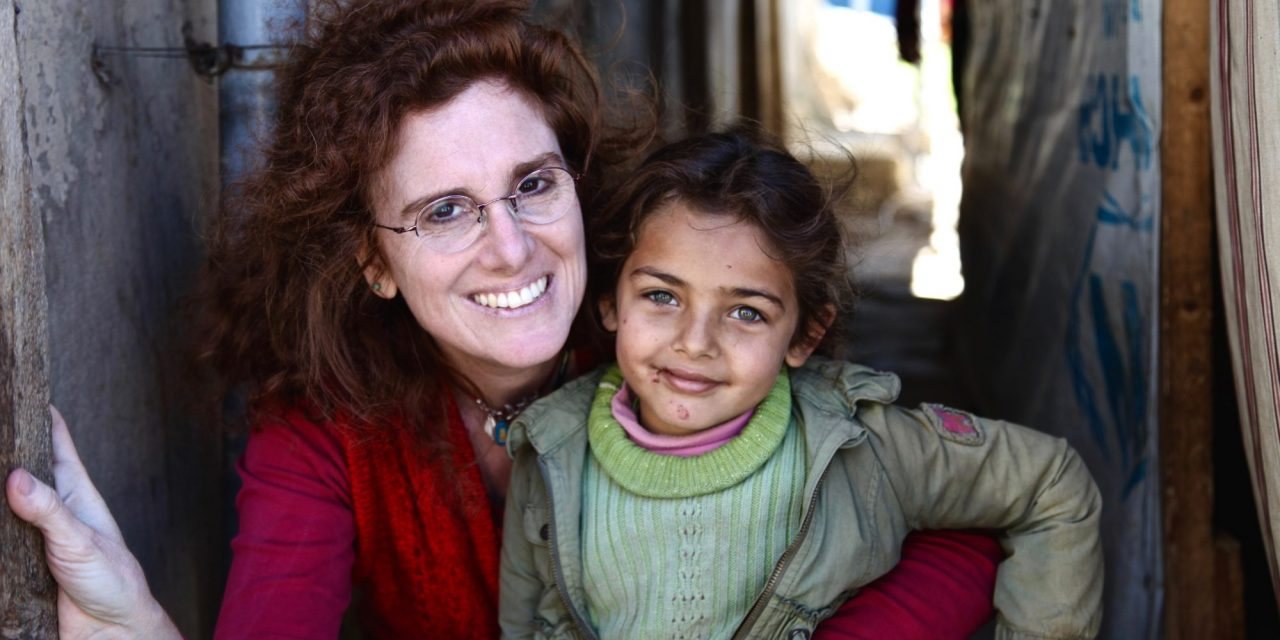 Depois de uma visita a um campo de refugiados sírios, Barbara decidiu montar um projeto humanitário à base de sopas e fotografias. Chamou-lhe Soup for Syria.
