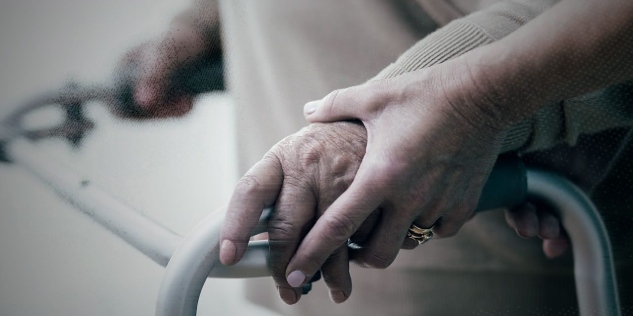 No Reino Unido, os idosos pagam um mínimo de 600 euros por semana para terem alguém com eles a tempo inteiro