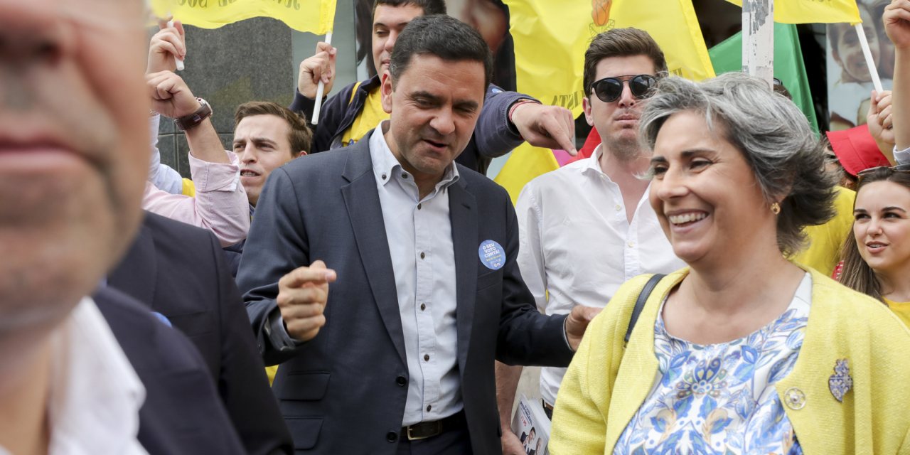 Em Gondomar, o candidato socialista teve ao seu lado os números oito e nove da lista do PS, Isabel Santos e Manuel Pizarro.