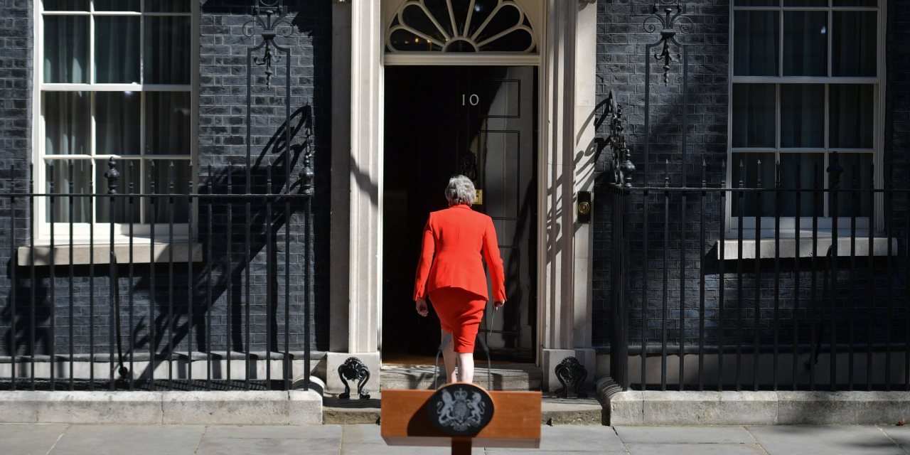 Theresa May anunciou a demissão em frente ao número 10 de Downing Street