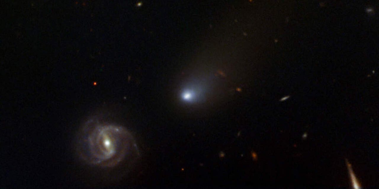 Imagem do telescópio Gemini North do cometa 2I/Borisov obtida na noite de 11 a 12 de novembro de 2019. Ao lado, a galáxia TGN363Z174.