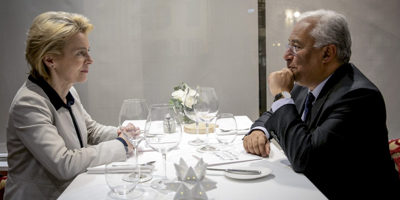 O jantar de Úrsula Von der Leyen e António Costa a 25 de novembro de 2019, numa altura em que ainda não era recomendado distanciamento social