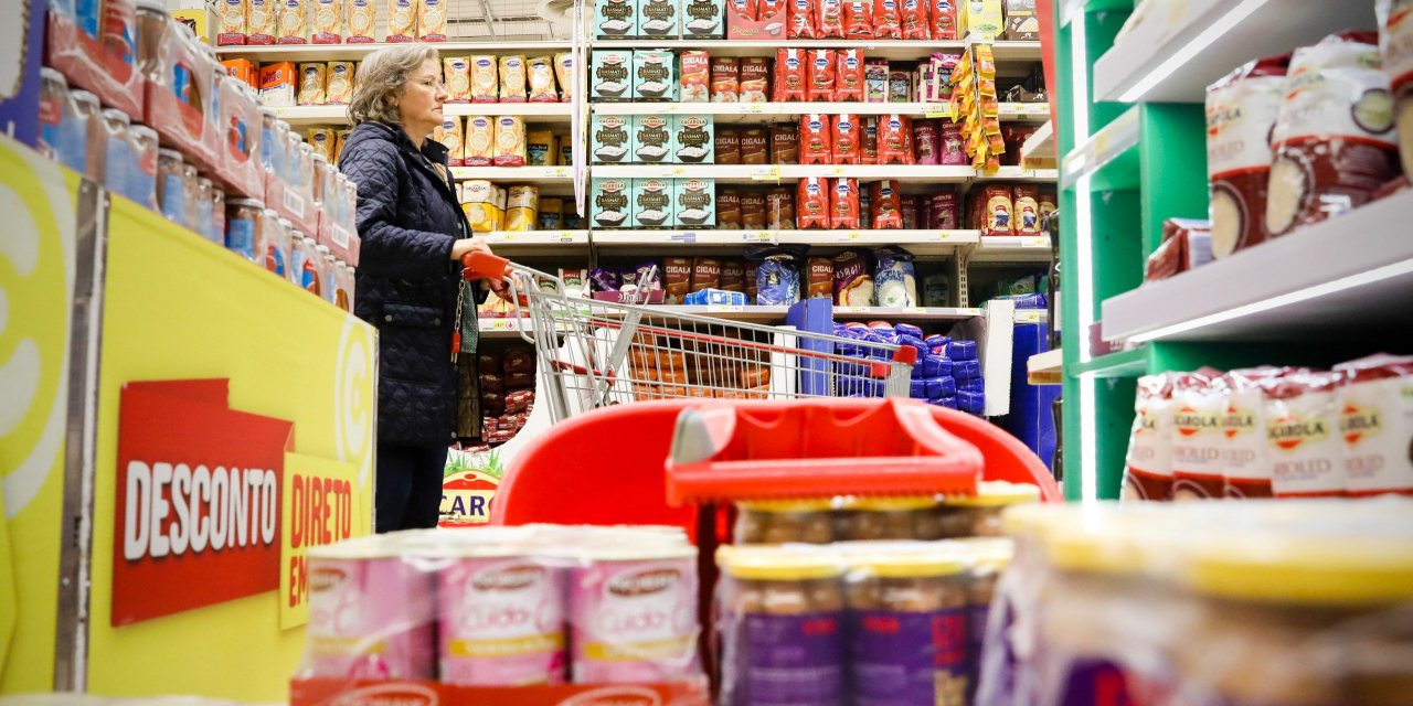 Há supermercados a limitar compra de alguns produtos com o objetivo de impedir açambarcamentos