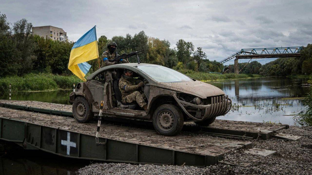 &quot;Duvidamos que a Peugeot estivesse a preparar o seu modelo 307 para desafios destes&quot;, lê-se na conta oficial do ministério da Defesa ucraniano, ilustrando uma fotografia de uma realidade militar mais ampla