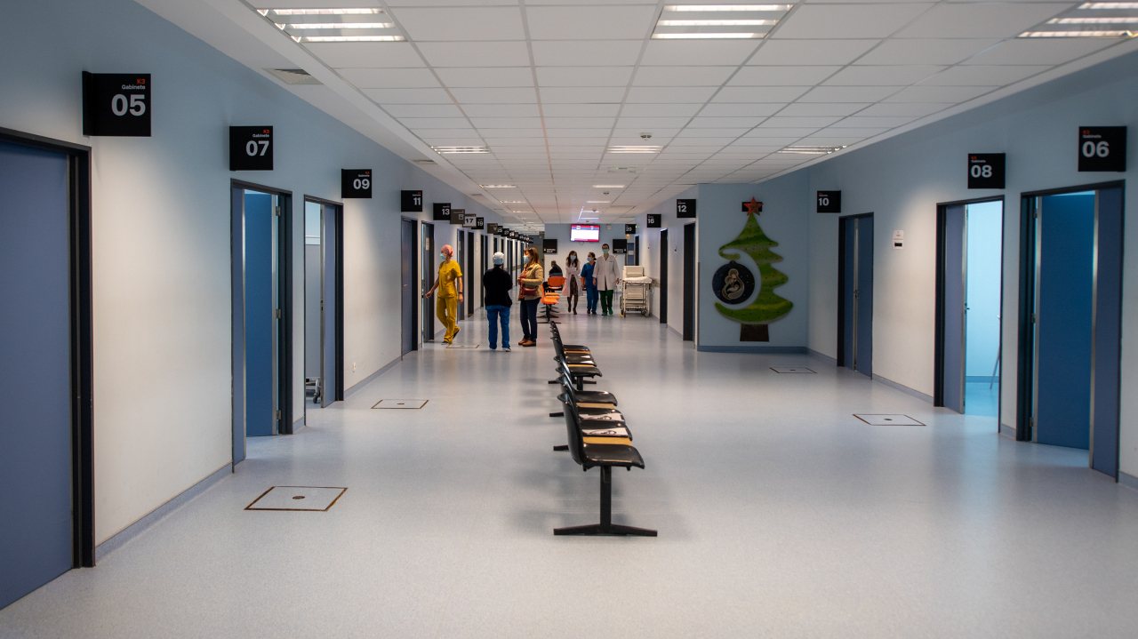 O hospital lembra que podem haver constrangimentos devido às várias obras em execução no perímetro hospitalar