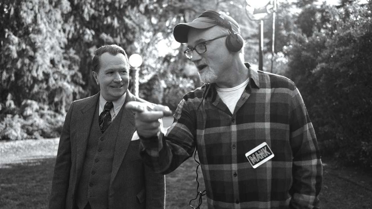 Gary Oldman e David Fincher durante a rodagem de &quot;Mank&quot;