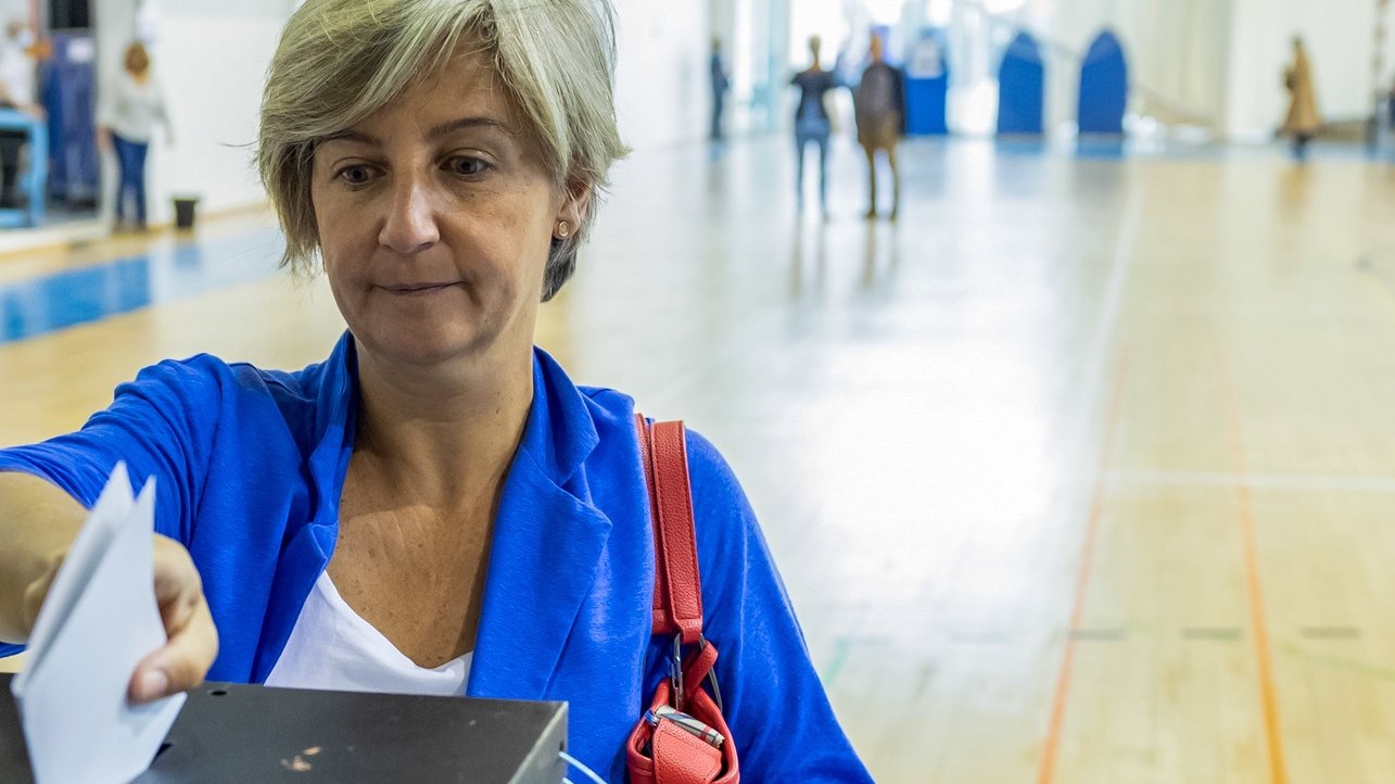 Socialist Party (PS) candidate Marta Temido casts her ballot for the European Elections at a polling station in Lisbon, 09 June 2024. More than 10.8 million registered voters in Portugal and abroad go to the polls today to choose 21 of the 720 members of the European Parliament. JOSE SENA GOULAO/LUSA