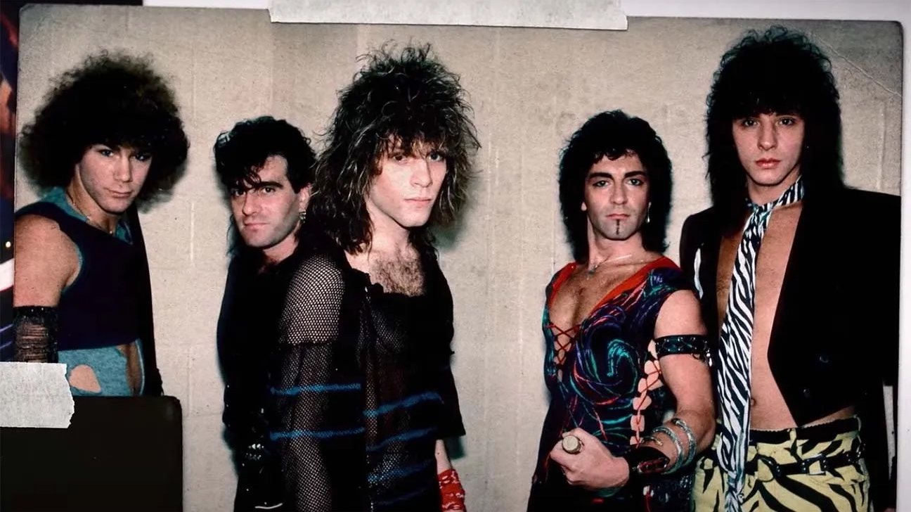 David Bryan, Alec John Such, Jon Bon Jovi, Tico Torres e Richie Sambora: a banda de New Jersey fotografada no início da carreira