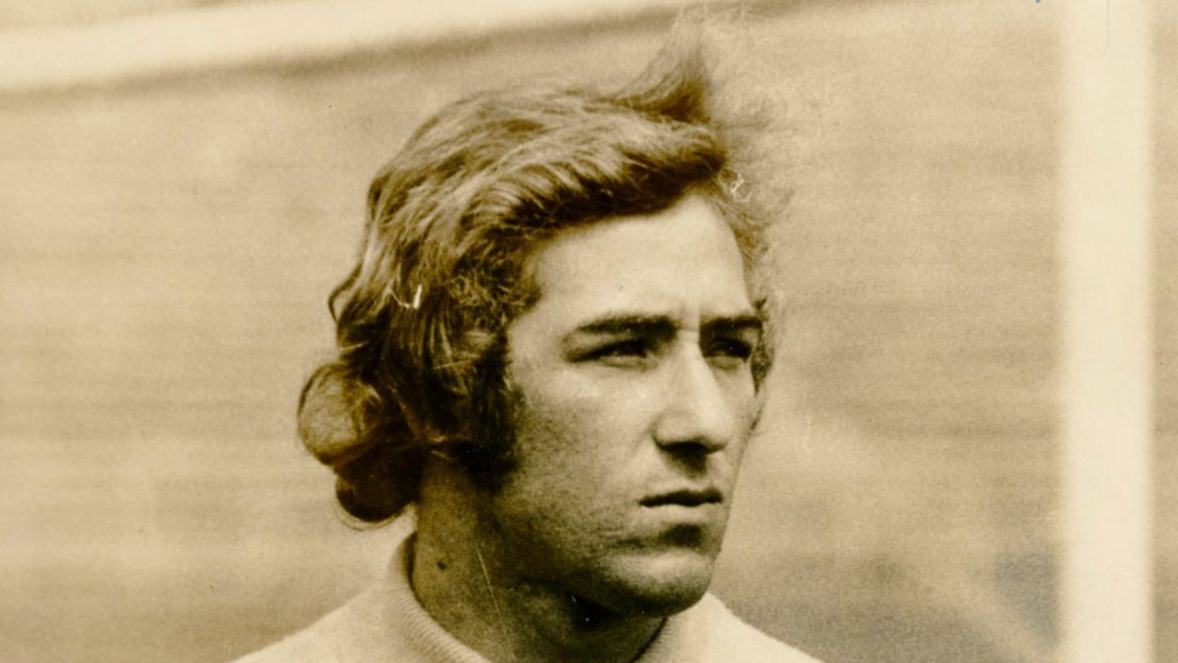 Tibi foi internacional duas vezes na década de 70, quando se destacou no FC Porto após ter brilhado no Leixões