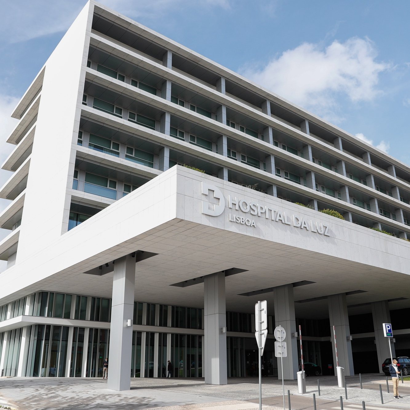 Fachada do Hospital da Luz em Lisboa, 08 de fevereiro de 2021. ANTÓNIO COTRIM/LUSA