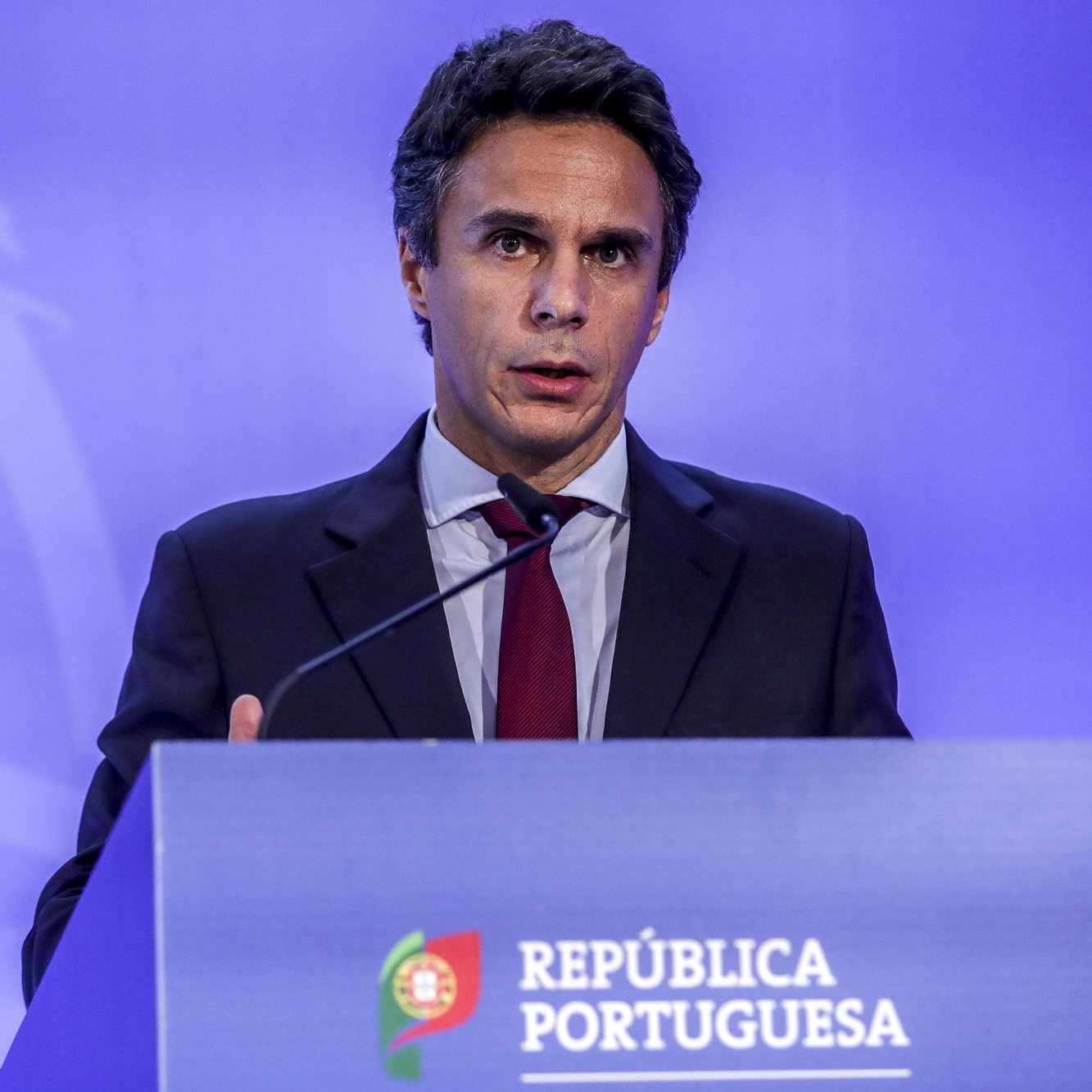 O secretário de Estado do Tesouro, João Nuno Mendes, participam no briefing da Reunião do Conselho de Ministros, em Algés, Lisboa, 03 de novembro de 2022. TIAGO PETINGA/LUSA