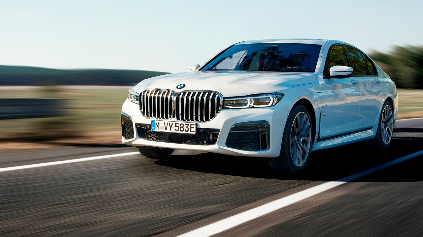 Em 2021, a BMW comercializou no mercado norte-americano 336.644 veículos, o que lhe permitiu voltar a liderar no segmento de luxo pelo 3º ano consecutivo