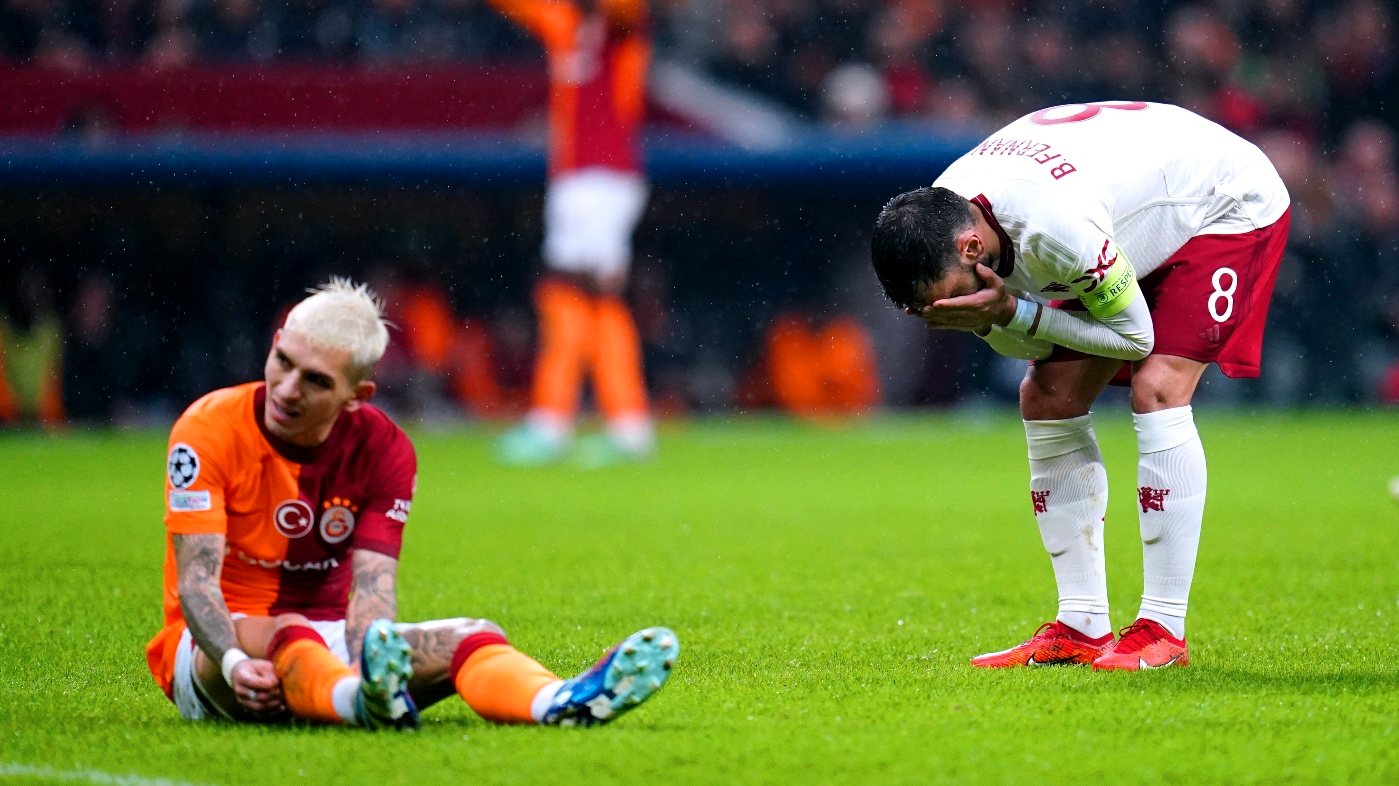 Bruno Fernandes marcou, assistiu e teve uma bola no poste em cima do minuto 90 mas Manchester United não foi além de um empate na Turquia com o Galatasaray