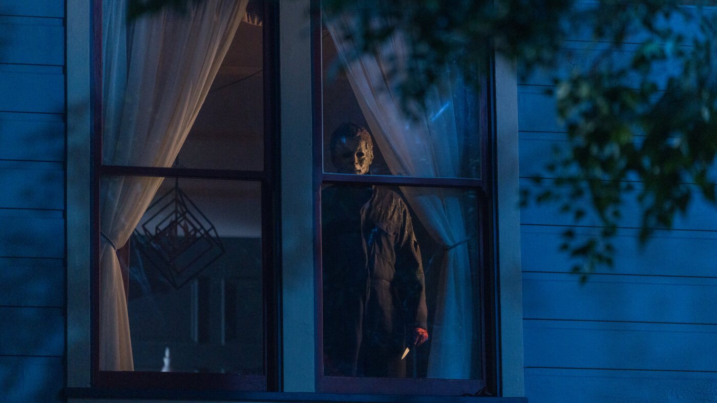 Michael Myers volta a não morrer e continua os massacres em &quot;Halloween Mata&quot;