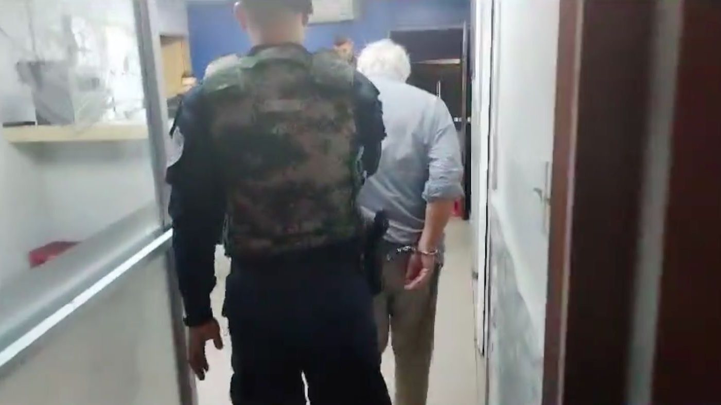 Imagens da detenção, divulgadas pela polícia na rede social X