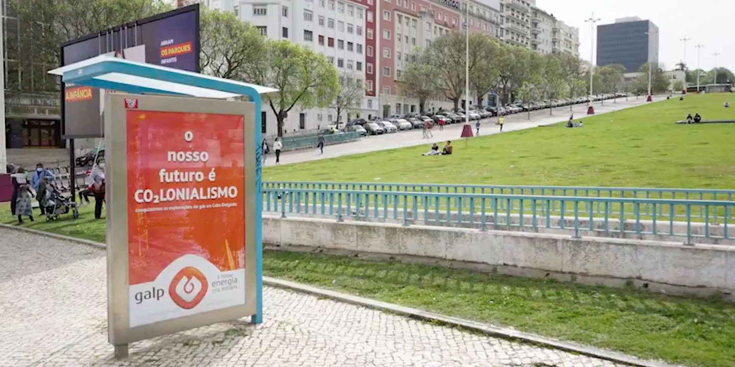 Um dos cartazes falsos que surgiram esta quinta-feira na cidade de Lisboa