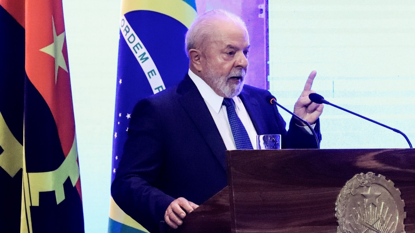 &quot;Fazer as obras que faltam fazer no continente africano, sobretudo a questão energética, essa discussão é que nós temos que fazer, porque se a gente achar que está tudo normal, não vamos ver as coisas mudarem&quot;, disse Lula