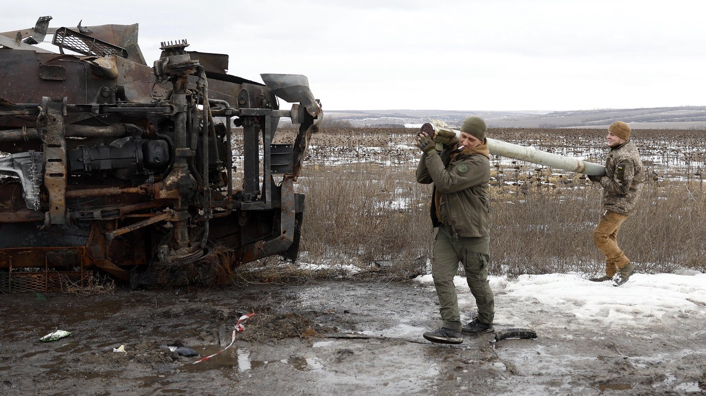 Os mísseis também atingiram a província de Mykolaiv, no sul da Ucrânia, provocando um incêndio
