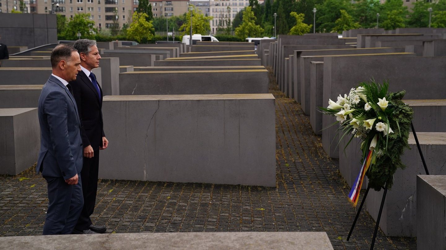 Os dois chefes da diplomacia visitaram o Memorial do Holocausto