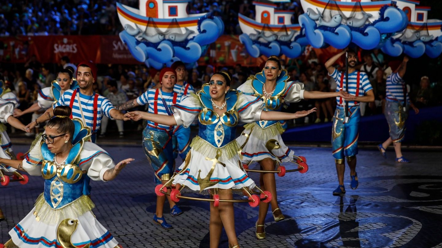 A programação oficial das Festas de Lisboa, disponível no site da EGEAC, arrancou no dia 1 de junho e inclui, por cerca de um mês, mais de 40 eventos artísticos