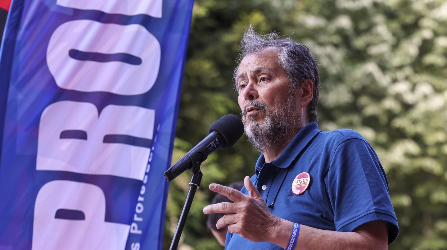 Mário Nogueira deixa criticas aos sindicatos que convocaram uma greve antes de apresentarem propostas e tentarem negociar.