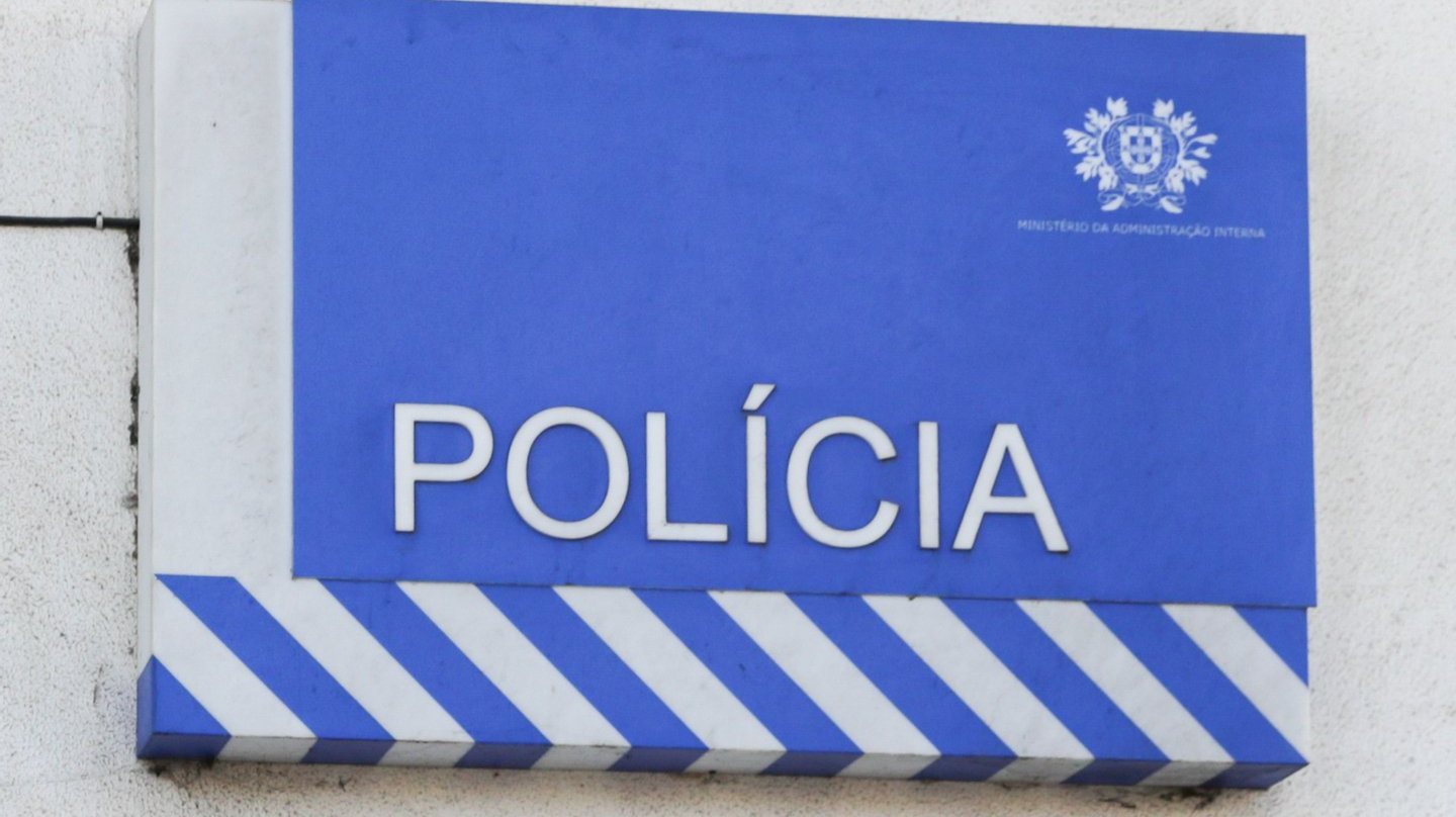 O assalto ocorreu na segunda-feira, cerca das 12h, quando o homem se encontrava no Banco Santander Totta, em Alcobaça, distrito de Leiria