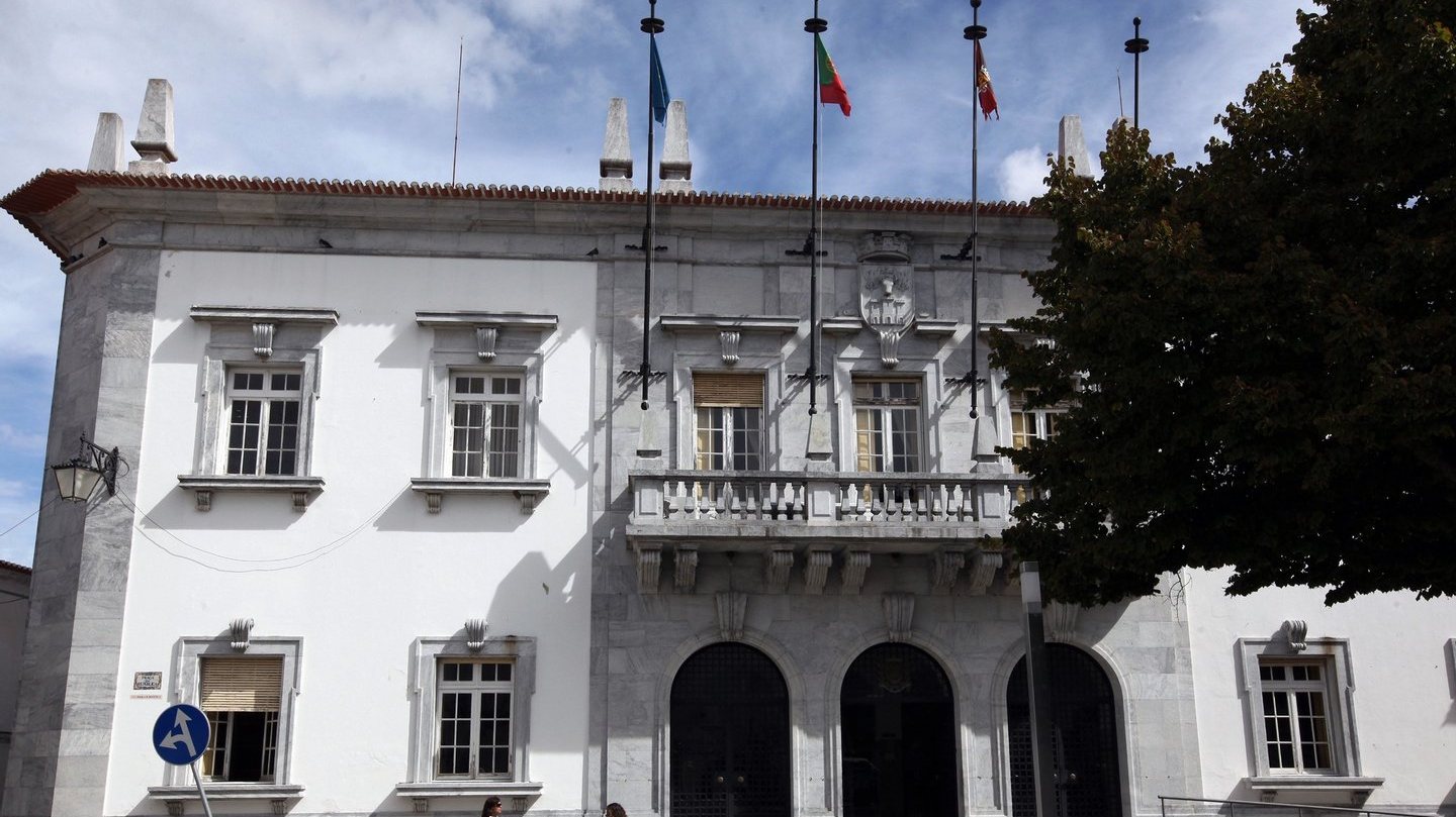 Natural de Falagueira, no concelho de Amadora (Lisboa), José Manuel Carreira Marques foi técnico de contas de profissão e liderou a Câmara de Beja entre 1982 e 2005