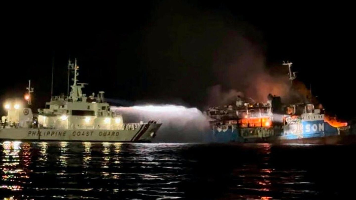 Incêndio em ferry nas Filipinas