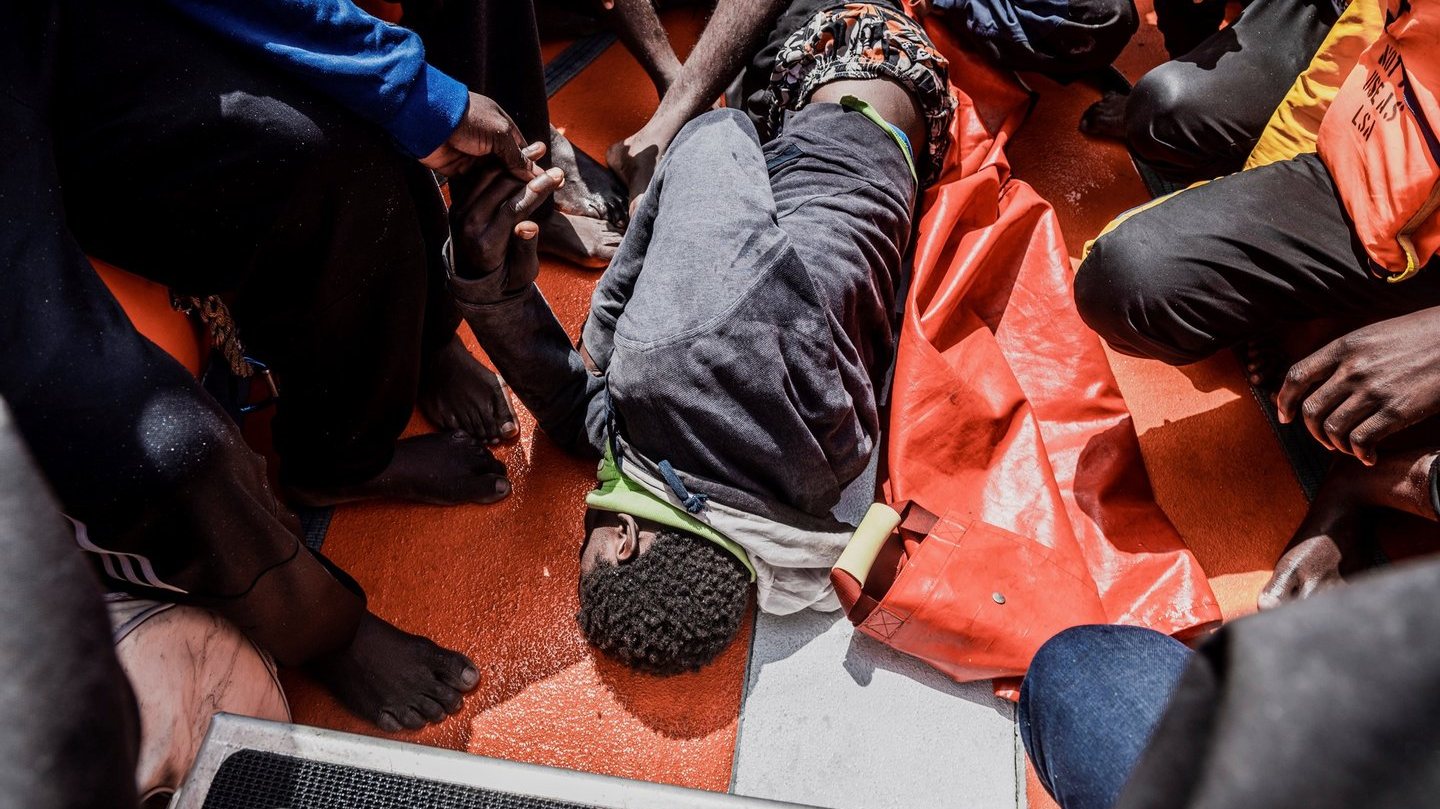 Além das pessoas que se encontram a bordo dos navios das organizações não-governamentais, mais de duas mil pessoas chegaram nos últimos dias à ilha italiana de Lampedusa estando o centro de acolhimento completamente lotado