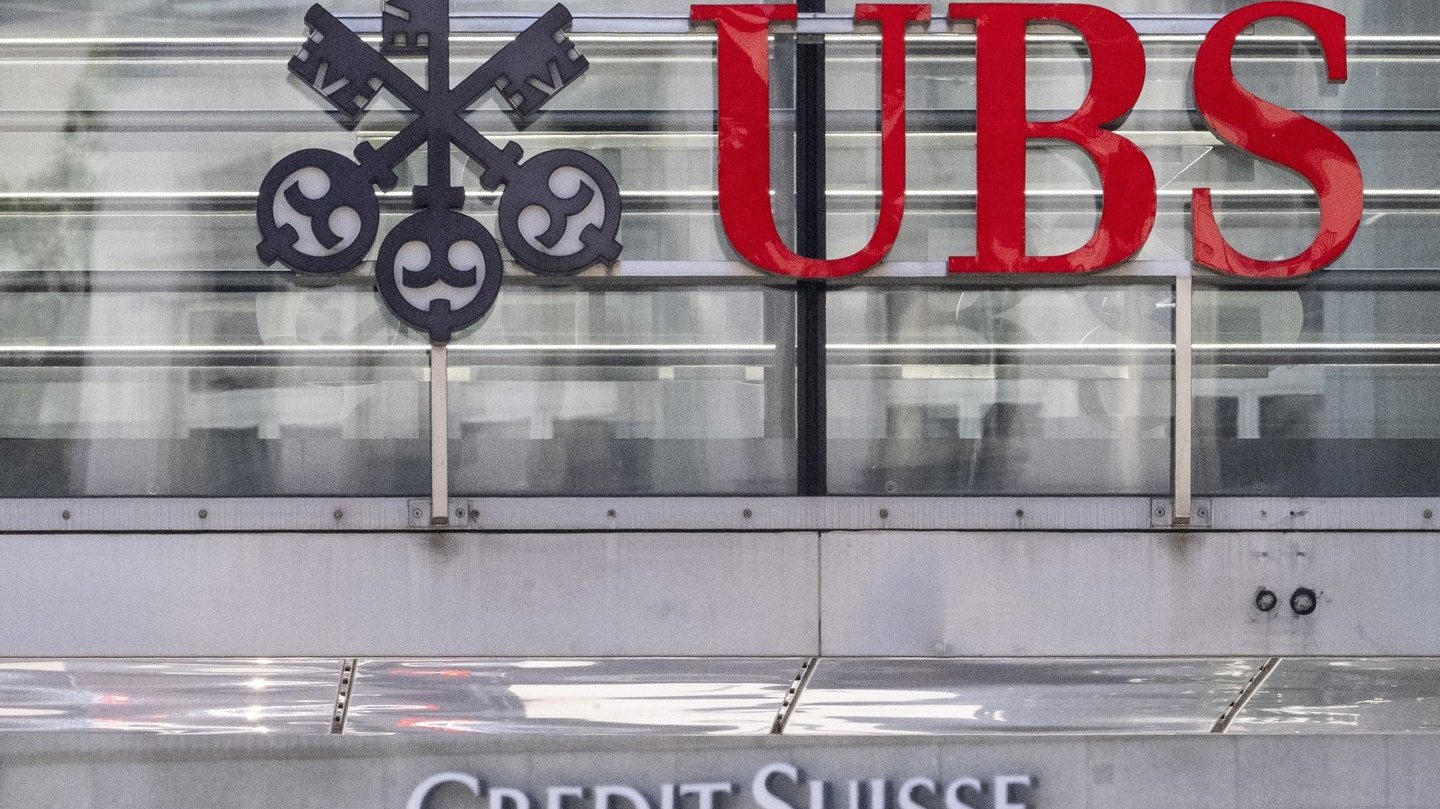O relatório financeiro não explica as eventuais consequências para os  120 mil funcionários do Credit Suisse.