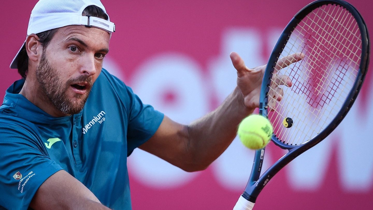 Ténis: João Sousa cai à primeira no ATP500 de Pequim - CNN Portugal