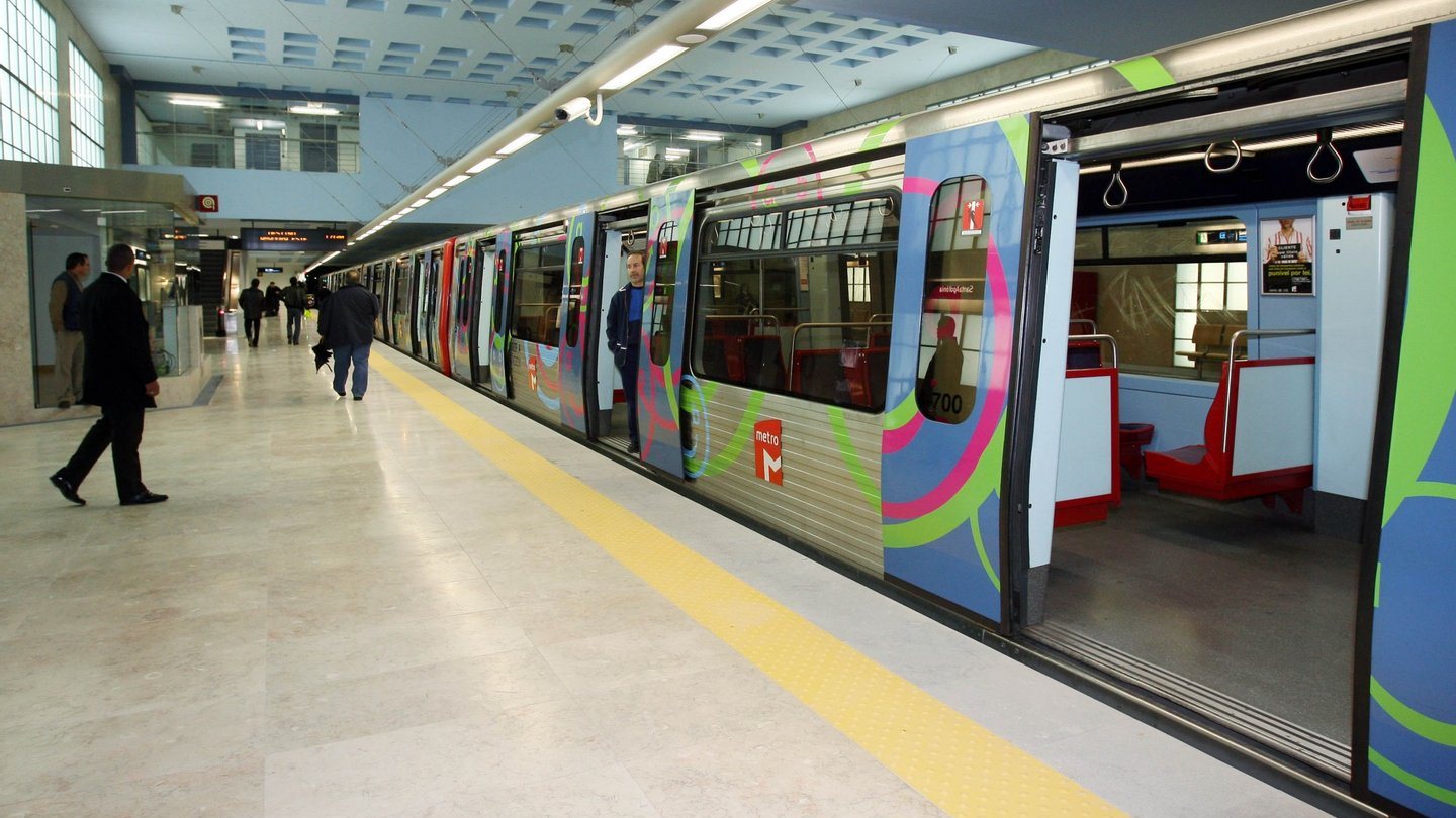 Os constrangimentos na circulação do metro de Lisboa têm sido alvo de várias críticas por parte de utentes, autarcas e ambientalistas