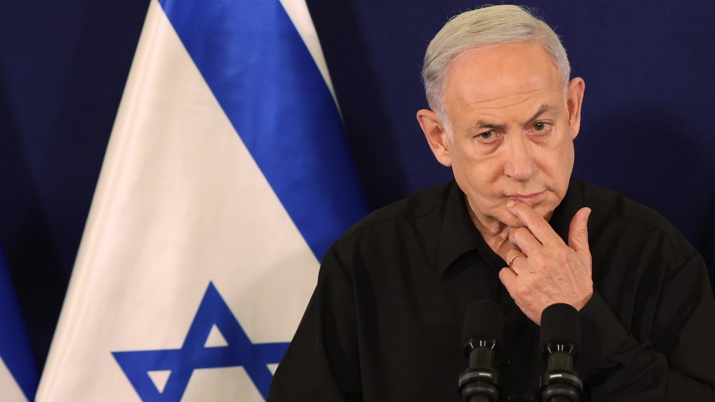 epa10945783 Israel&#039;s Prime Minister Benjamin Netanyahu addresses a press conference in The Kirya military base in Tel Aviv, Israel, 28 October 2023.  EPA/ABIR SULTAN / POOL