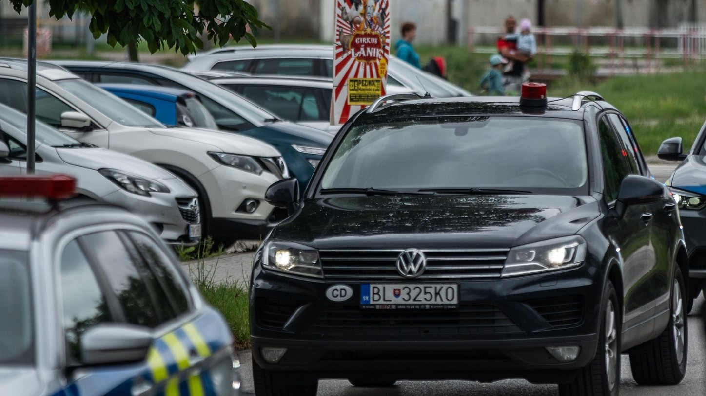 epa11349640 A convoy of police cars carrying shooting suspect Juraj C., charged with the attempted murder with premeditation of Slovak Prime Minister Robert Fico, arrives for an interrogation of the suspect at the Specialized Criminal Court in Pezinok, Slovakia, 18 May 2024. Slovak Prime Minister Robert Fico was shot and injured in Handlova on 15 May and transported to a hospital in a life-threatening condition; the shooting suspect was arrested on spot. The prosecutor requests custodial prosecution of Juraj C.  EPA/JAKUB GAVLAK
