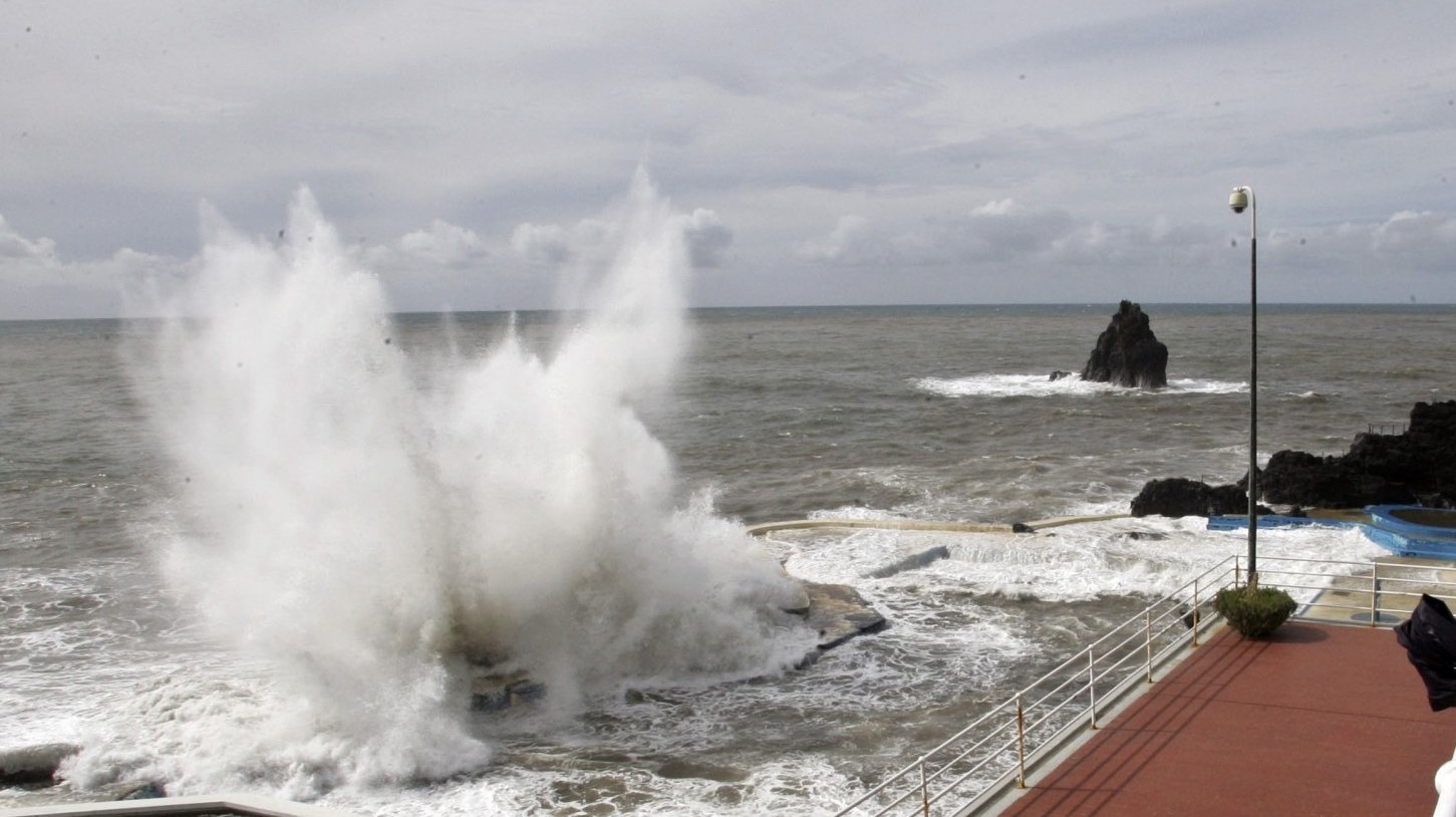 O mau tempo que afetou o arquipélago da Madeira a 5 e 6 de junho, por causa da depressão Óscar, provocou 95 desalojados