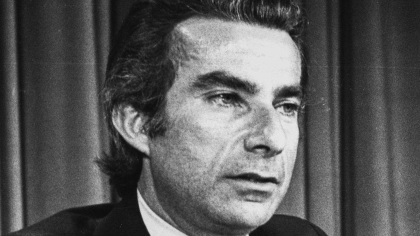Em 4 de dezembro de 1980, Francisco Sá Carneiro, então primeiro-ministro, e Adelino Amaro da Costa, ministro da Defesa, morreram na queda do avião Cessna